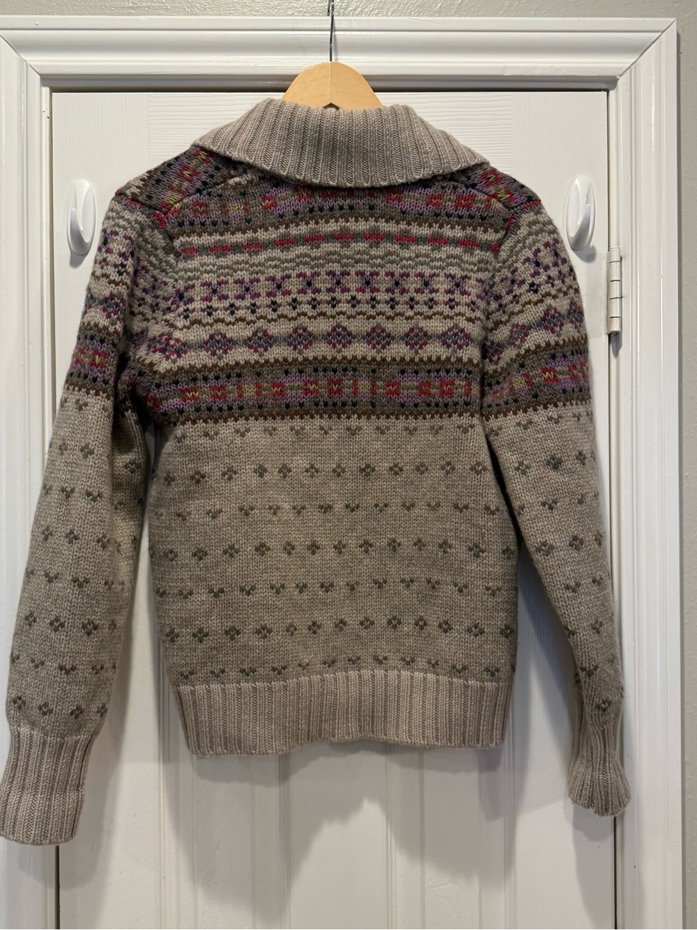 Vintage Eddie Bauer Wool Cardigan Shawl Neck Fair Isle Grey Purple Sweater Large - Picture 4 of 8